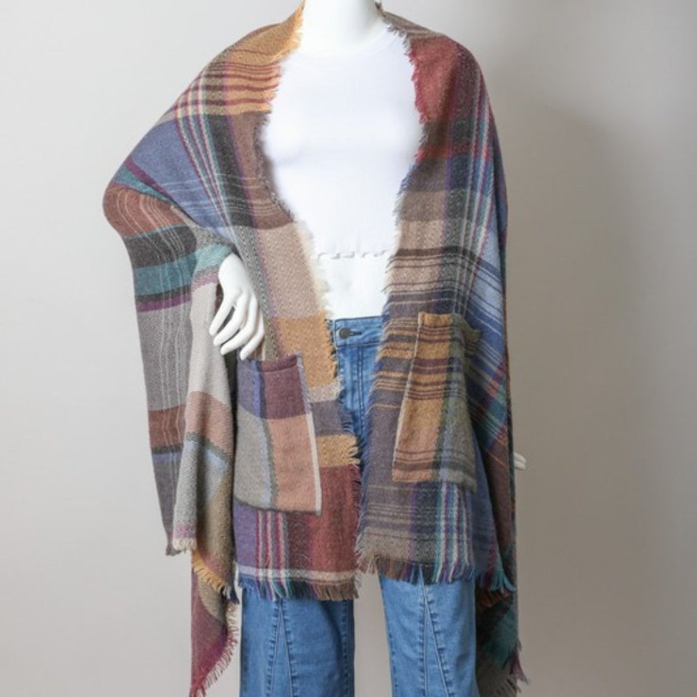 ๐จ LAST ONE! REMI Autumn Plaid Pocketed Ruana - Picture 8 of 10